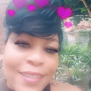 Meet your Posher, Suzette